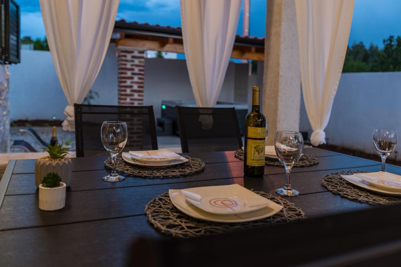 Holiday Home Figurica Novigrad  Luaran gambar