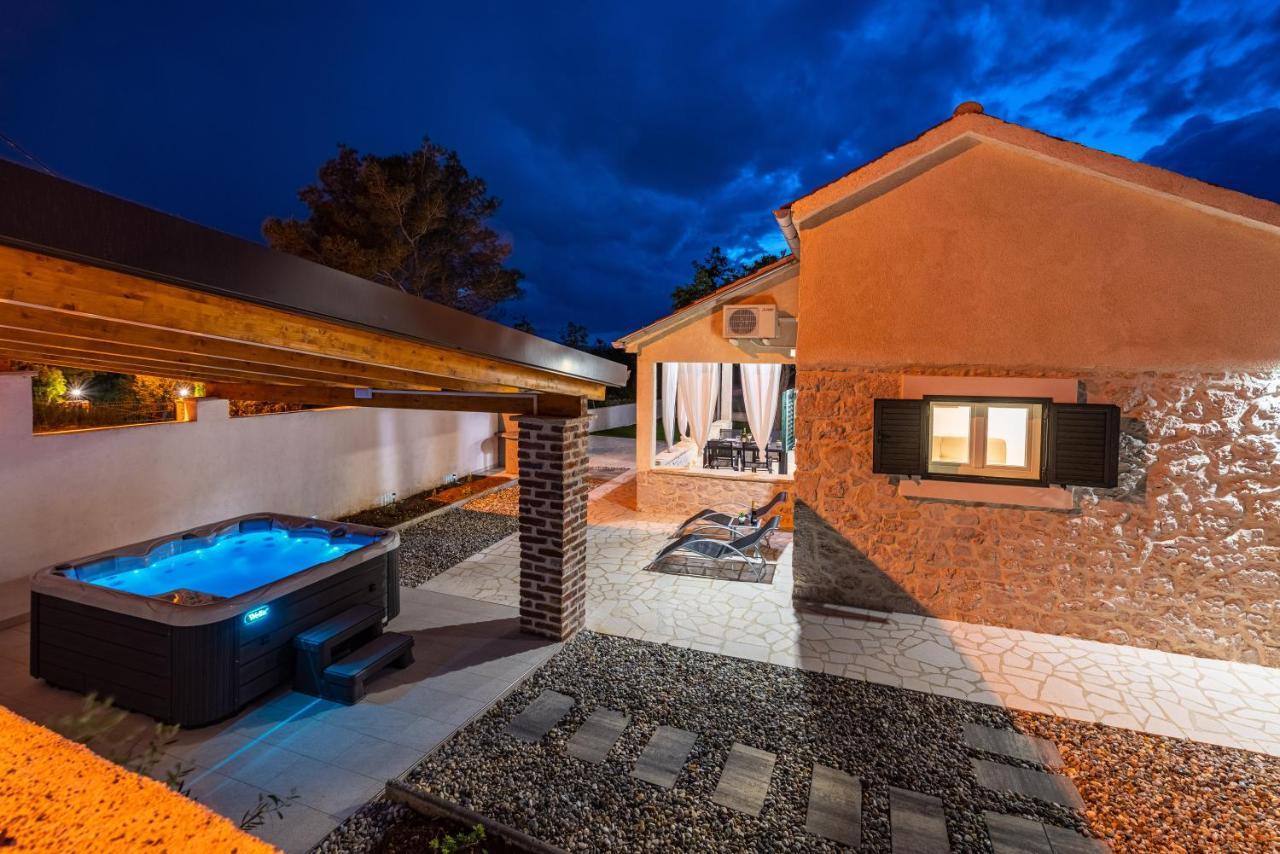 Holiday Home Figurica Novigrad  Luaran gambar