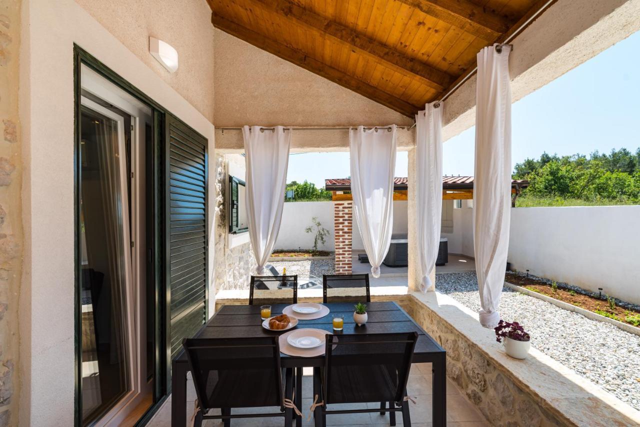 Holiday Home Figurica Novigrad  Luaran gambar