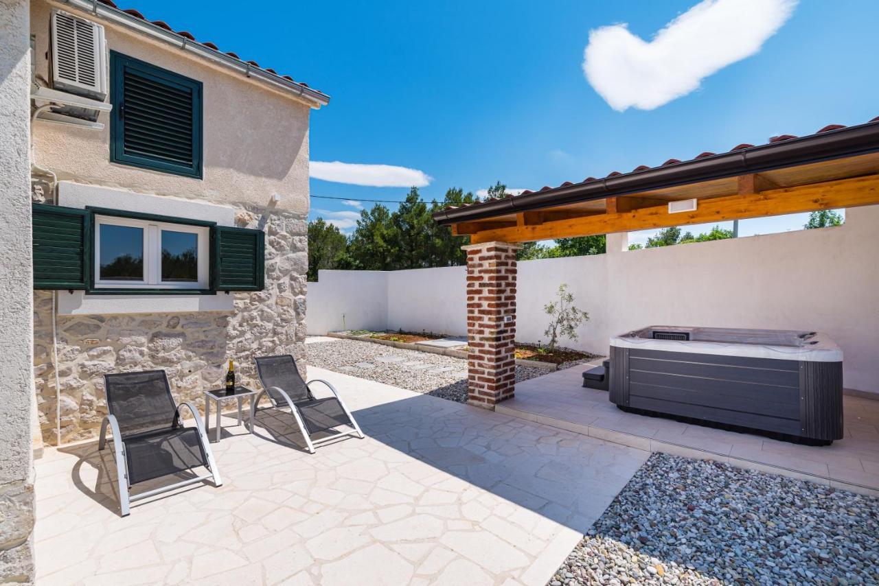 Holiday Home Figurica Novigrad  Luaran gambar