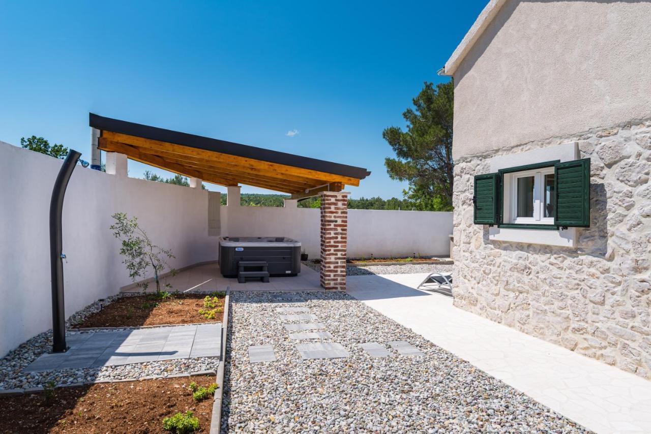 Holiday Home Figurica Novigrad  Luaran gambar
