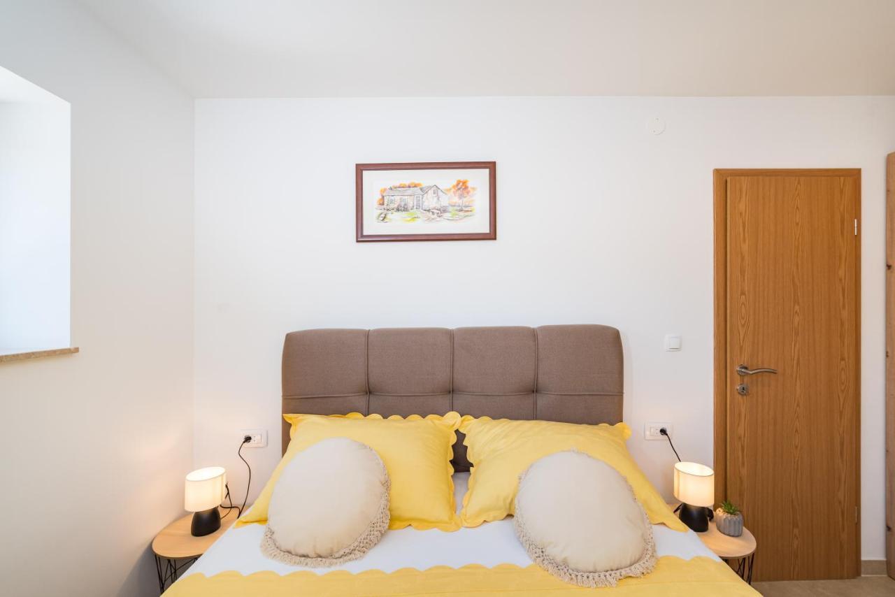 Holiday Home Figurica Novigrad  Luaran gambar