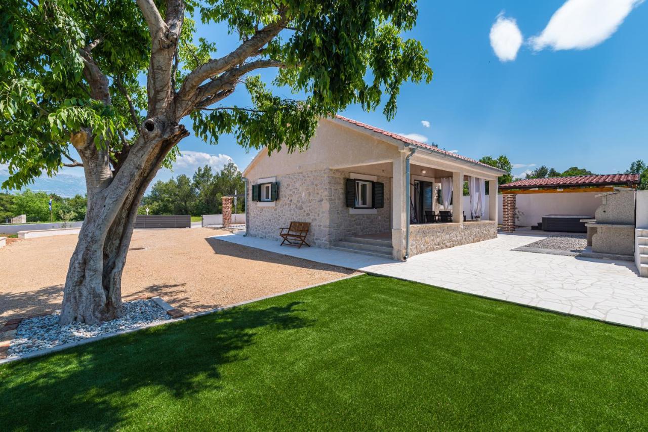 Holiday Home Figurica Novigrad  Luaran gambar