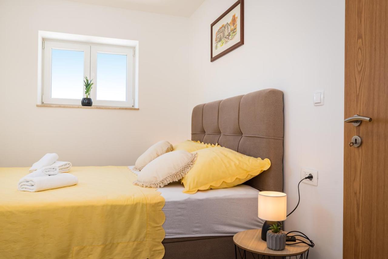 Holiday Home Figurica Novigrad  Luaran gambar