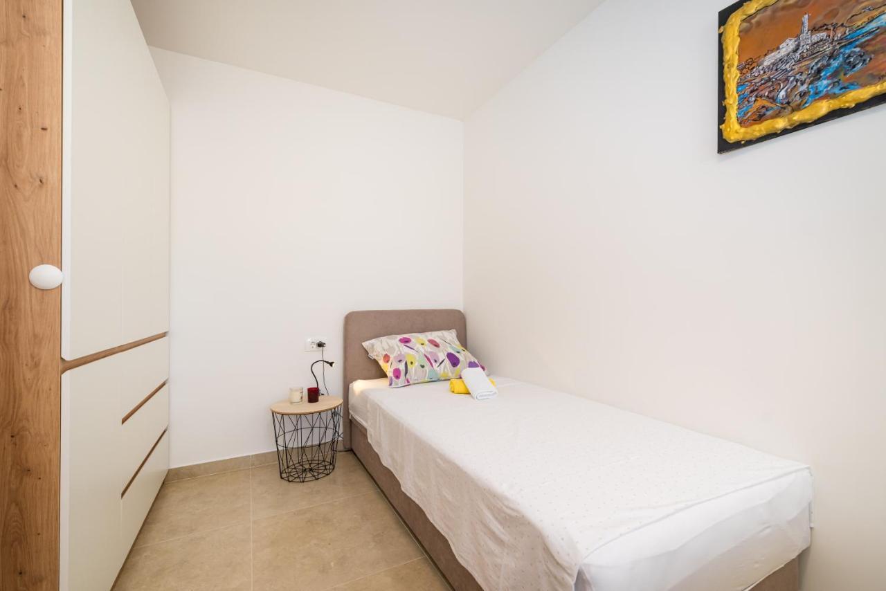 Holiday Home Figurica Novigrad  Luaran gambar